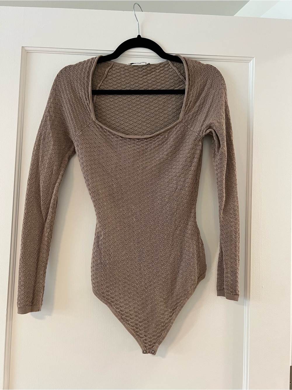 Abercrombie & Fitch Taupe Textured Scoop Neck Long Sleeve Bodysuit